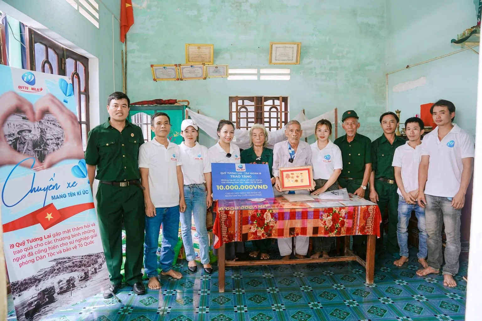 Biểu tượng khuyến mãi và tiền thưởng lớn